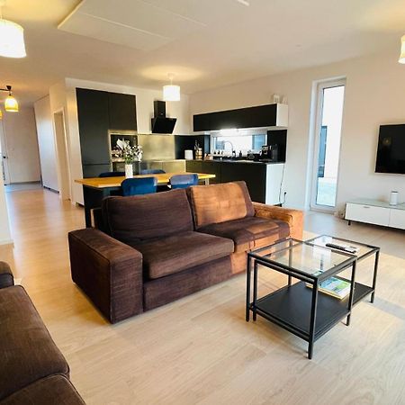 House Flow, 3 Room, Free 2 Parking Братислава Екстериор снимка