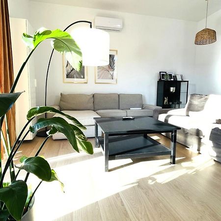 House Flow, 3 Room, Free 2 Parking Братислава Екстериор снимка