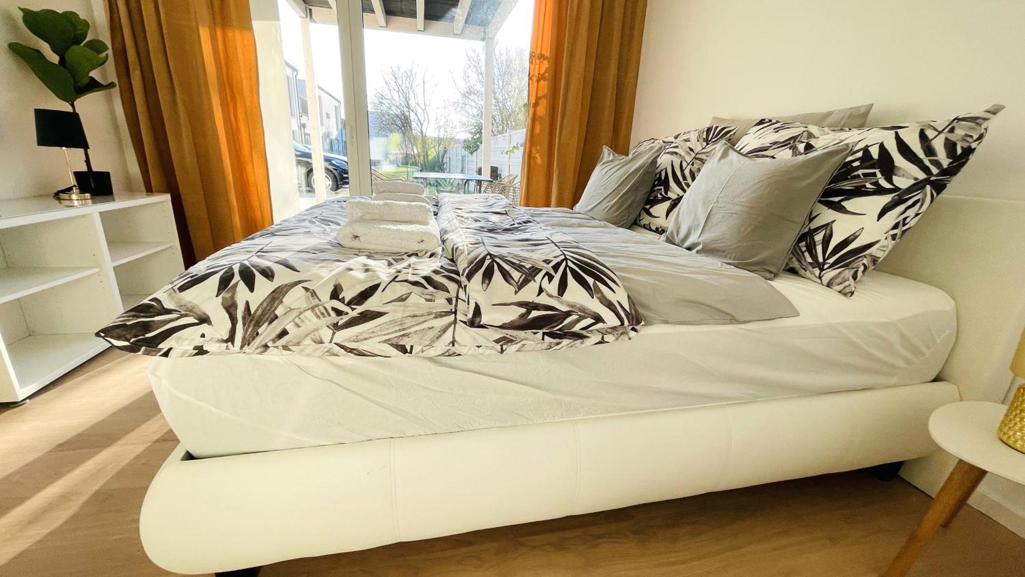 House Flow, 3 Room, Free 2 Parking Братислава Екстериор снимка