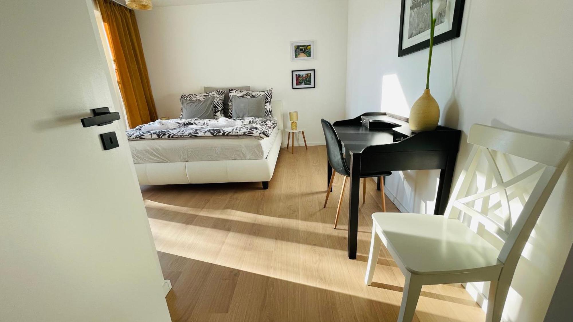 House Flow, 3 Room, Free 2 Parking Братислава Екстериор снимка