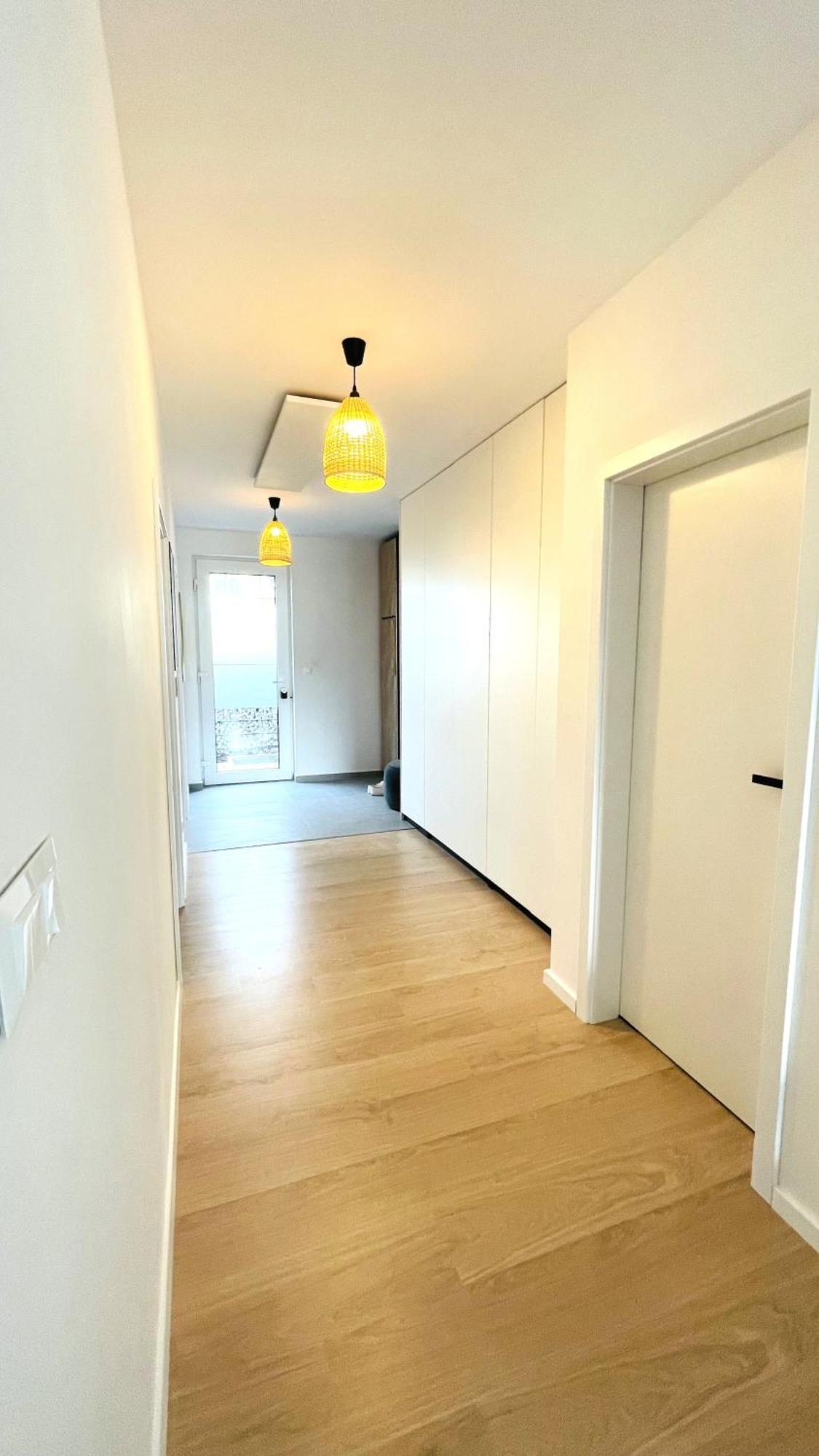 House Flow, 3 Room, Free 2 Parking Братислава Екстериор снимка