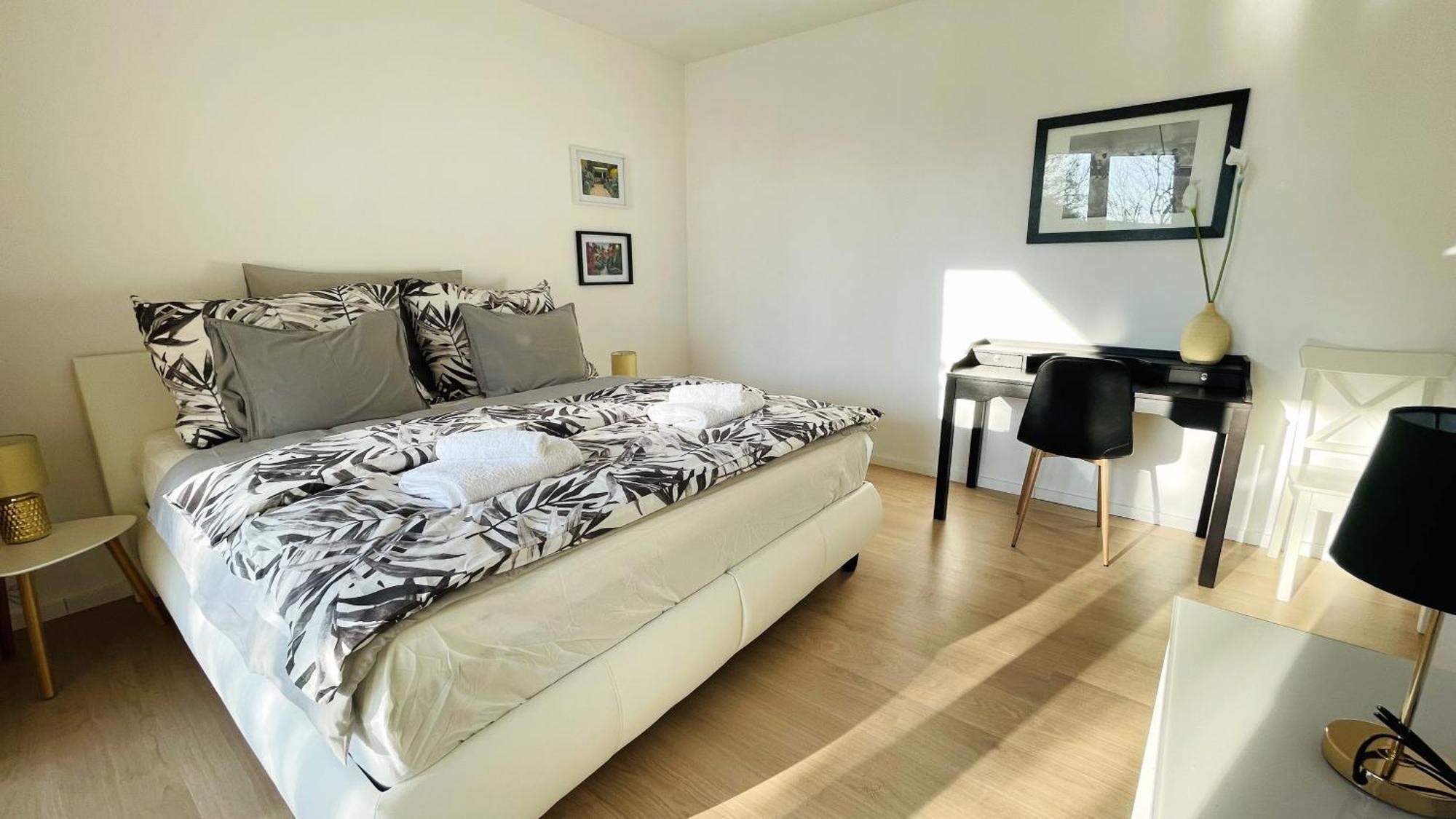 House Flow, 3 Room, Free 2 Parking Братислава Екстериор снимка