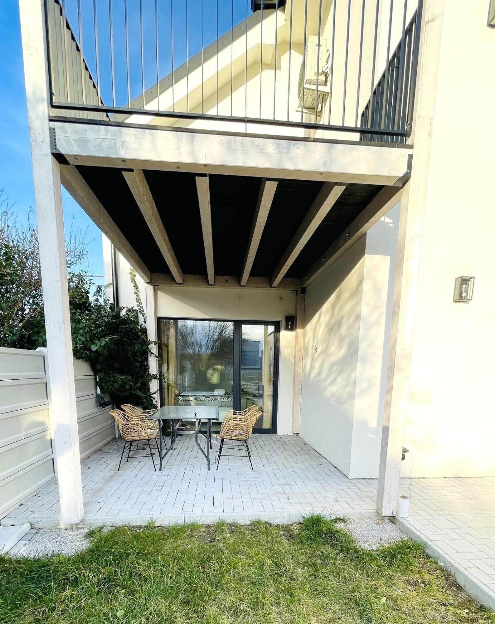 House Flow, 3 Room, Free 2 Parking Братислава Екстериор снимка