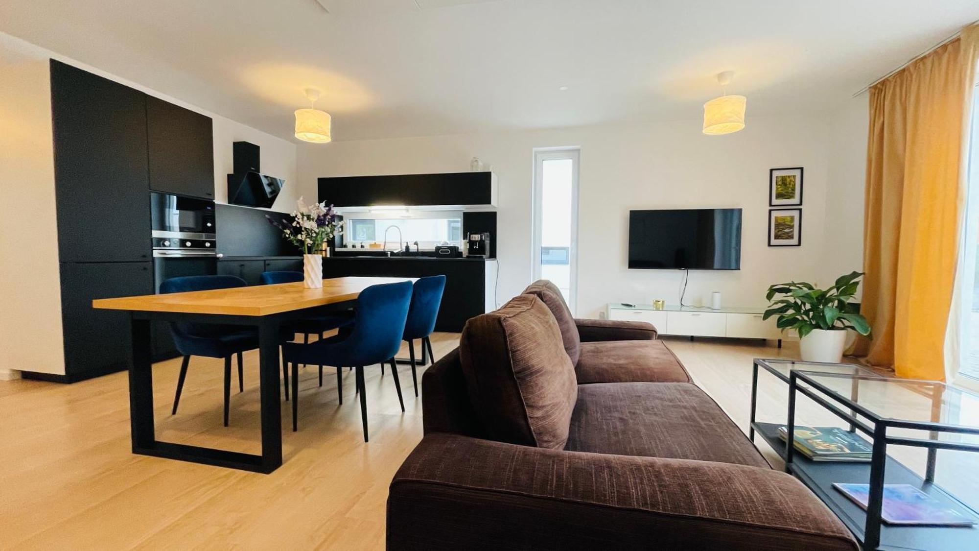 House Flow, 3 Room, Free 2 Parking Братислава Екстериор снимка