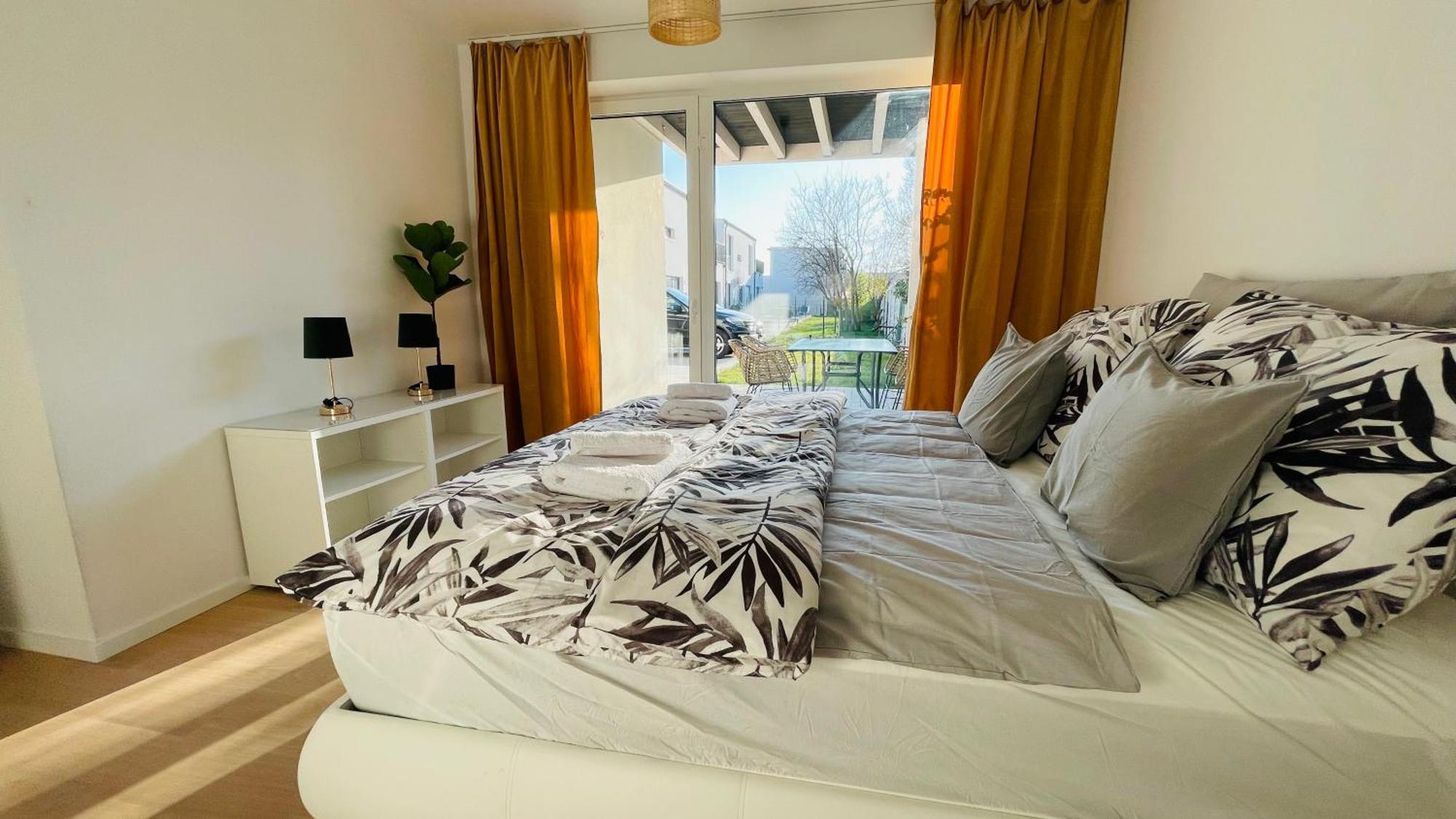 House Flow, 3 Room, Free 2 Parking Братислава Екстериор снимка