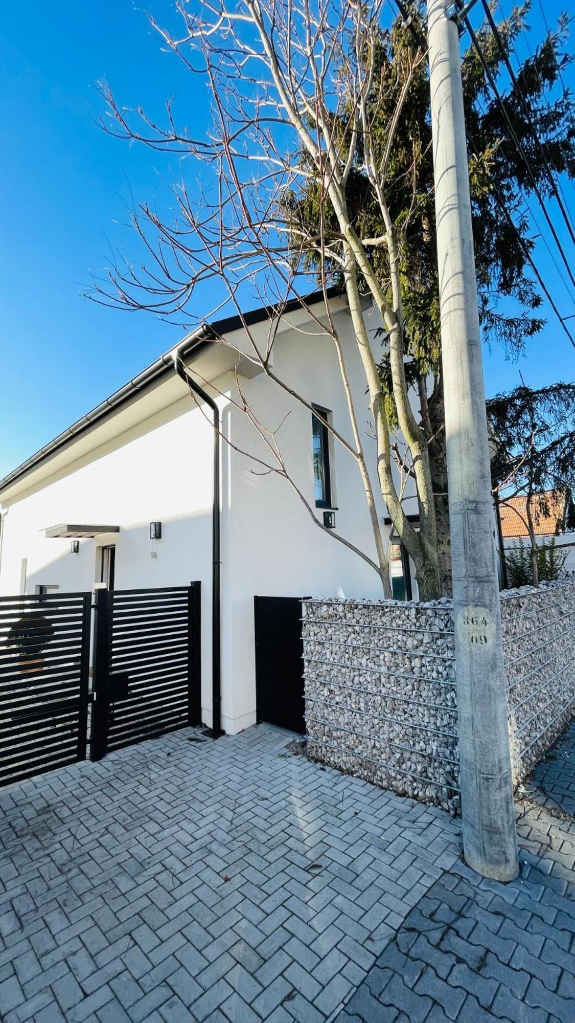 House Flow, 3 Room, Free 2 Parking Братислава Екстериор снимка