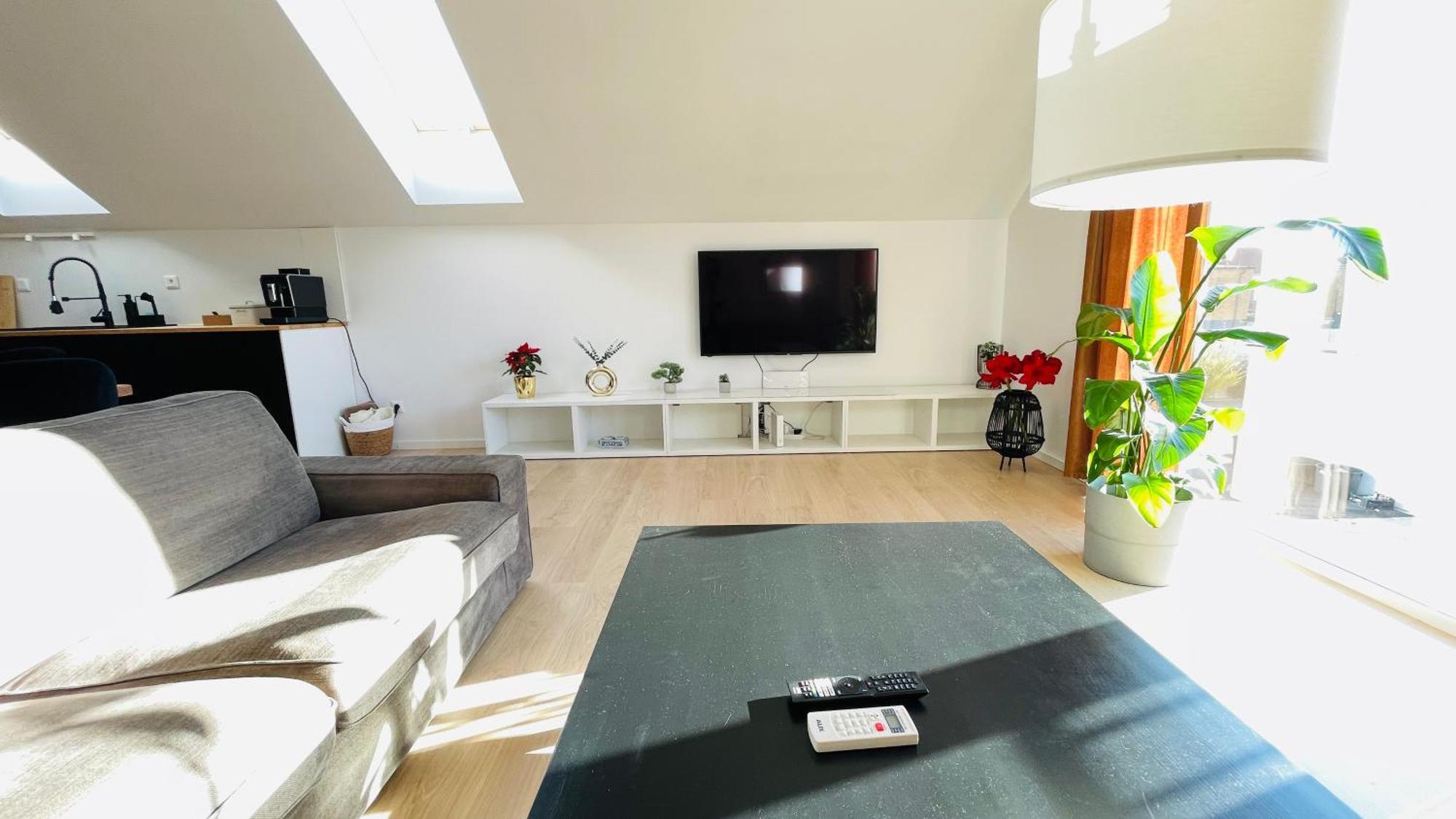 House Flow, 3 Room, Free 2 Parking Братислава Екстериор снимка