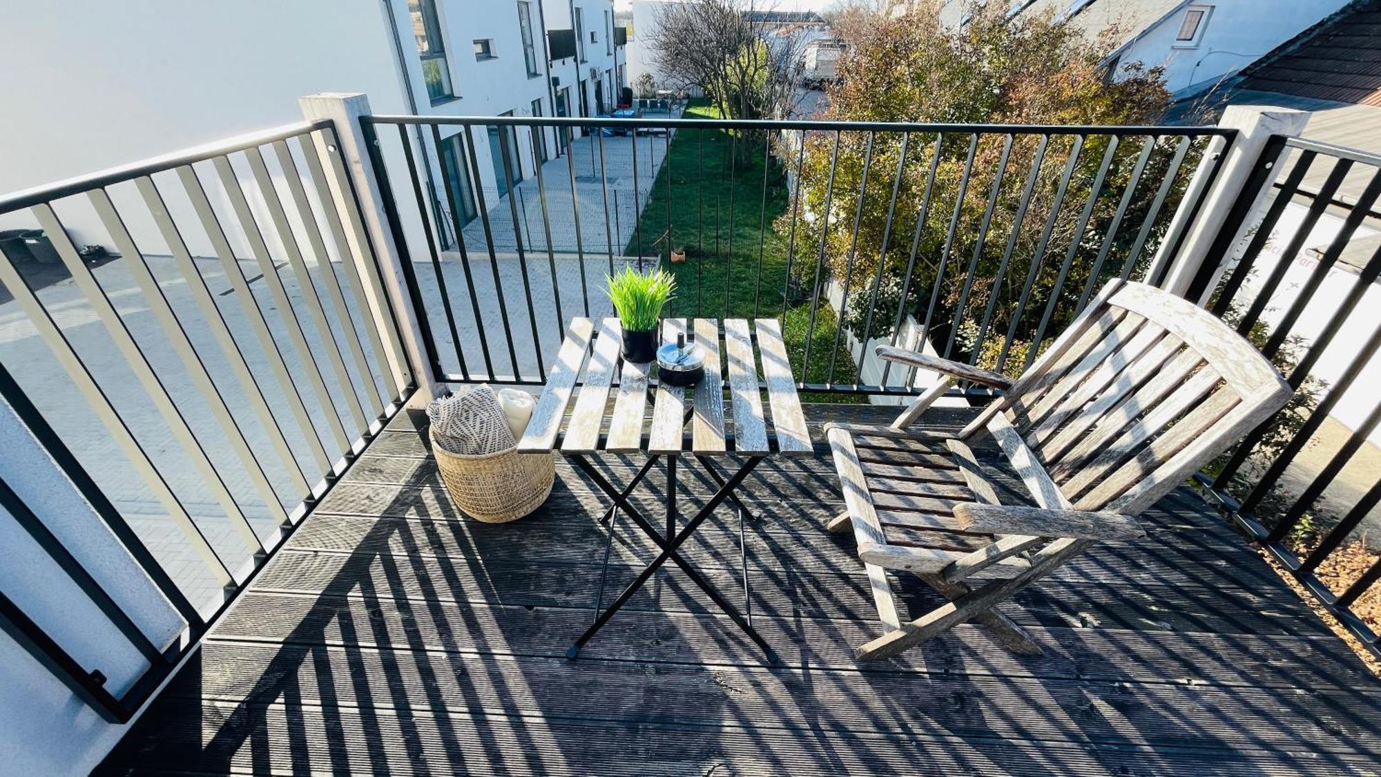 House Flow, 3 Room, Free 2 Parking Братислава Екстериор снимка