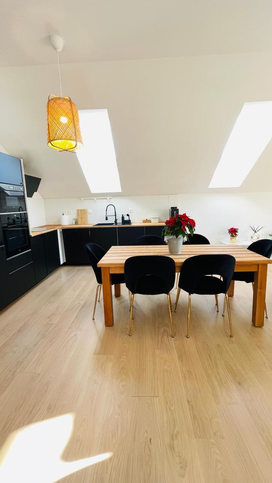 House Flow, 3 Room, Free 2 Parking Братислава Екстериор снимка