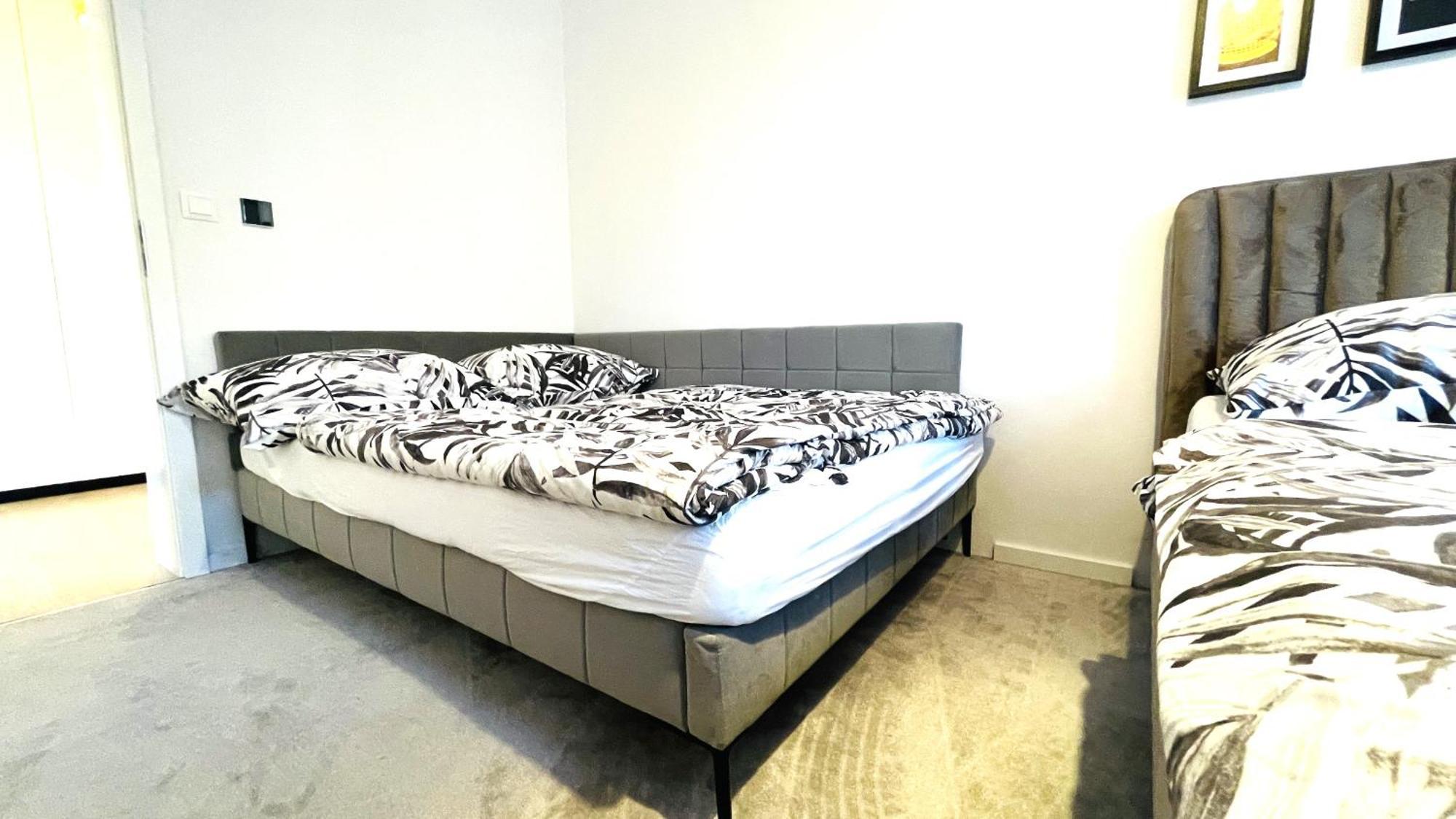House Flow, 3 Room, Free 2 Parking Братислава Екстериор снимка